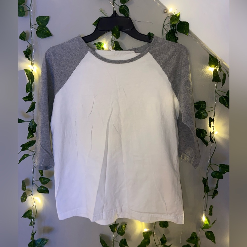 Grey and white 3/4 sleeved shirt